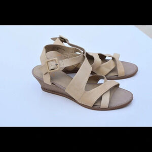 Levity Carly sandals